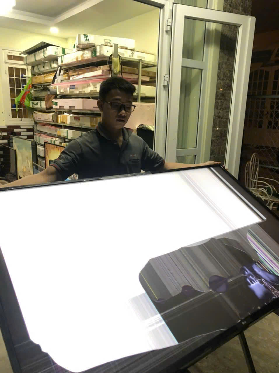 Thay m&agrave;n h&igrave;nh Tivi ở Đ&agrave; Lạt